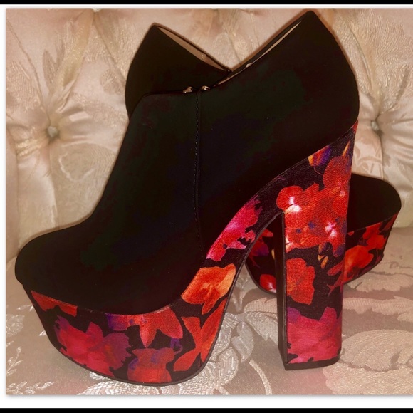 CRUSHED VELVET FLORAL PLATFORM BOOT - Picture 7 of 8
